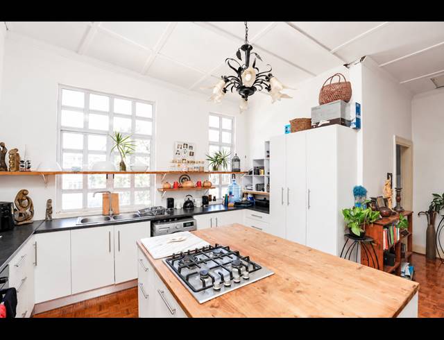 2 BEDROOM APARTMENT FOR SALE IN GLENWOOD